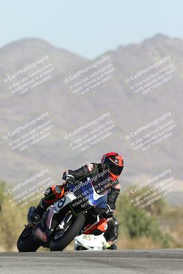 media/Dec-01-2025-Moto Forza (Mon) [[2daa91e15f]]/2-Intermediate Group/Session 2 Turn 9 Entry/